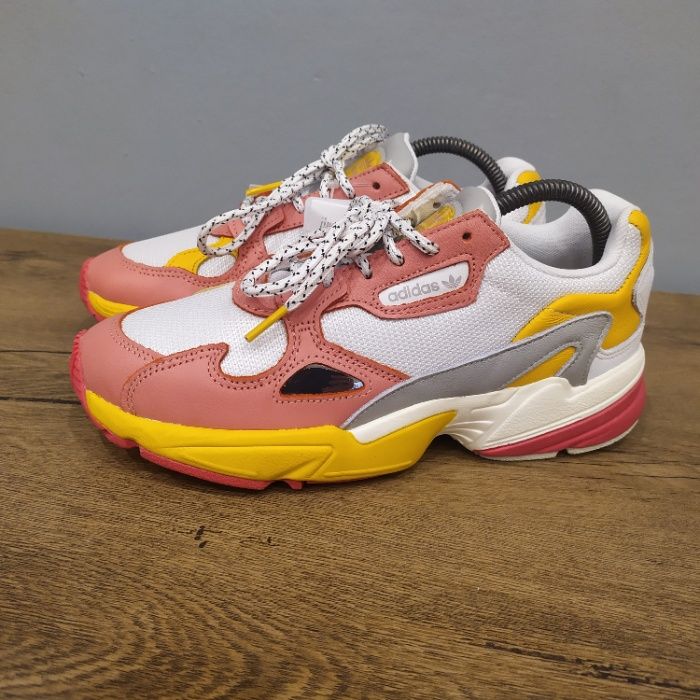 adidas falcon 38